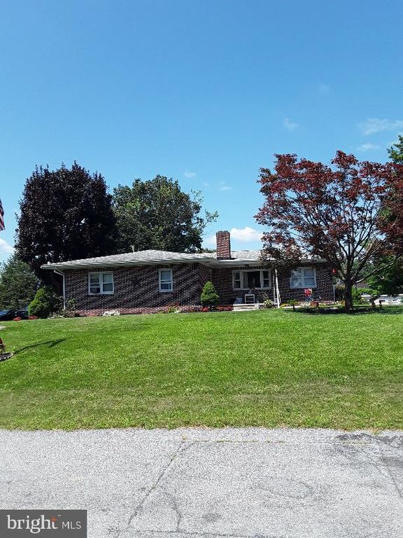 27 E HILL ST, Jonestown, PA 17038