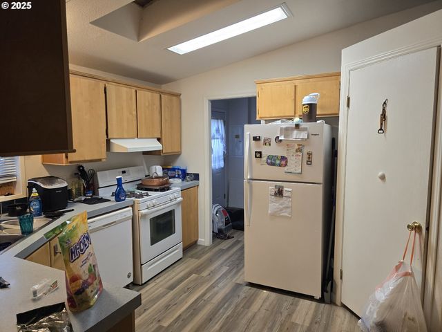 217 Ne PEGGY Ave, Roseburg, OR 97470