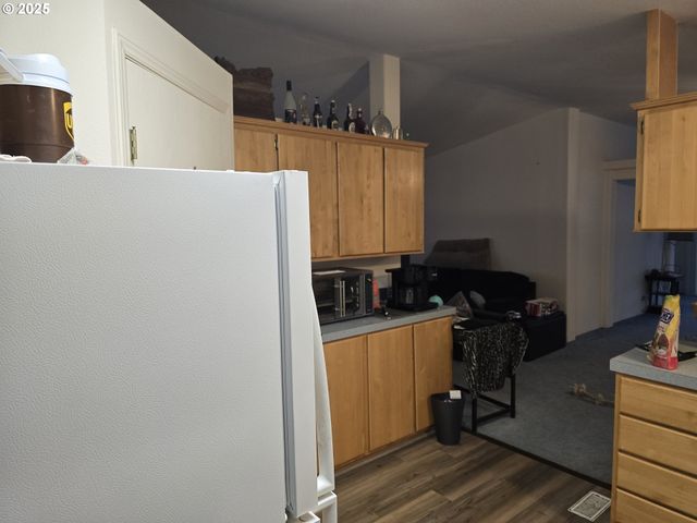 217 Ne PEGGY Ave, Roseburg, OR 97470