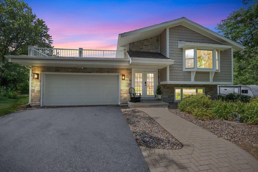 2321 Gold Drive, Fitchburg, WI 53711