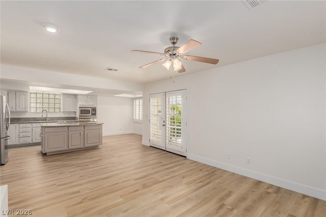 861 Vegas Valley Drive, Las Vegas, NV 89109