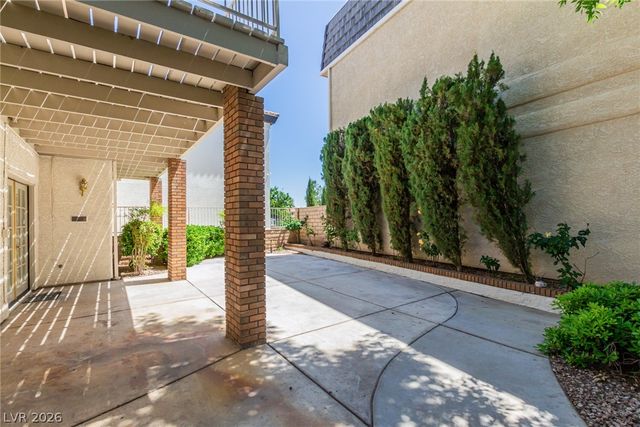 861 Vegas Valley Drive, Las Vegas, NV 89109