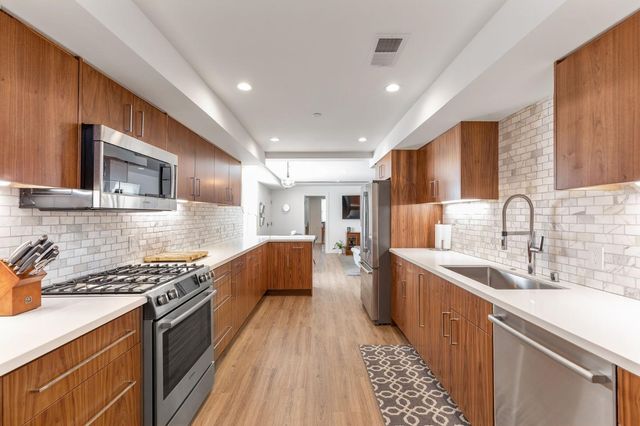 431 Capp Street A, San Francisco, CA 94110