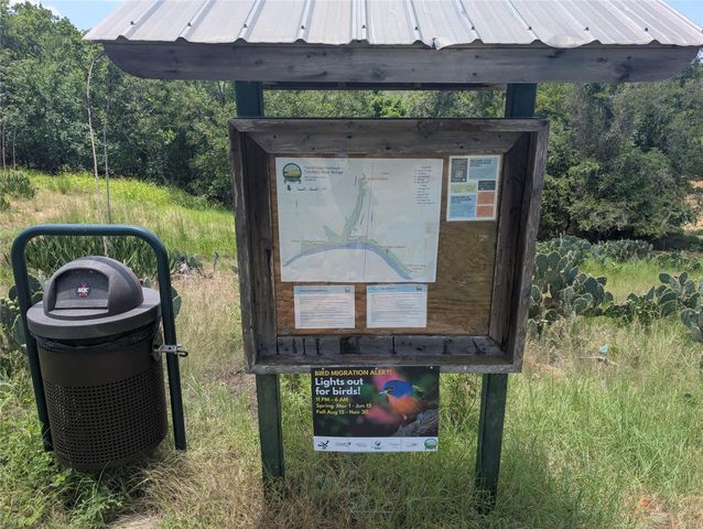 160 Wailupe CIR, Bastrop, TX 78602