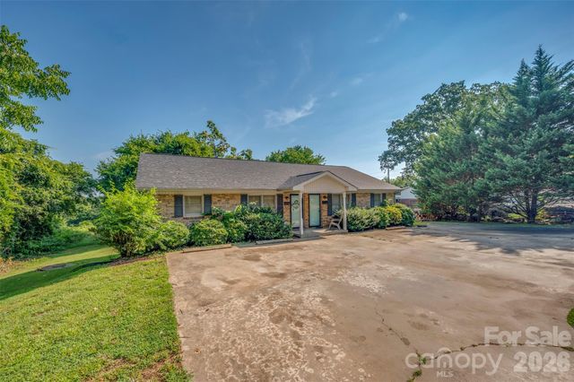 143 Big Springs Avenue, Forest City, NC 28043