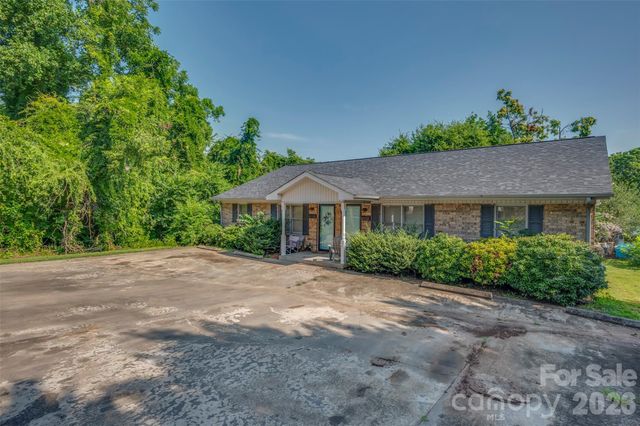 143 Big Springs Avenue, Forest City, NC 28043