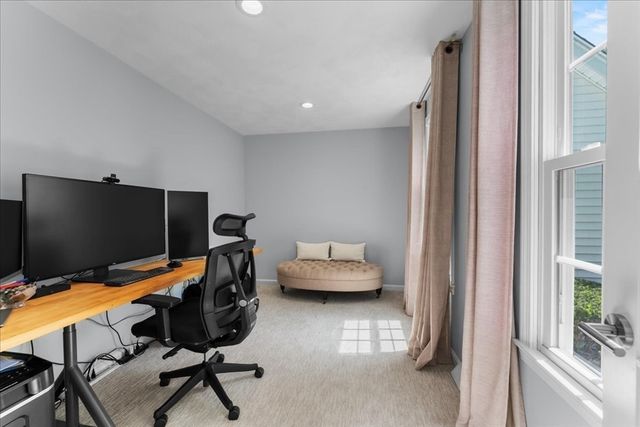 2 Harrison Pl, Franklin, MA 02038