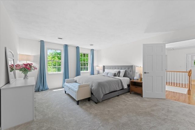 2 Harrison Pl, Franklin, MA 02038