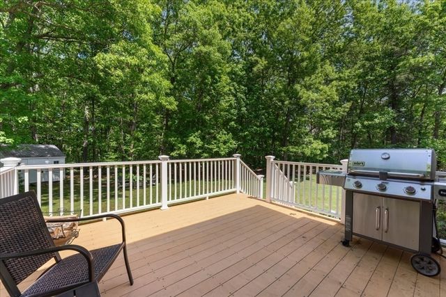 2 Harrison Pl, Franklin, MA 02038