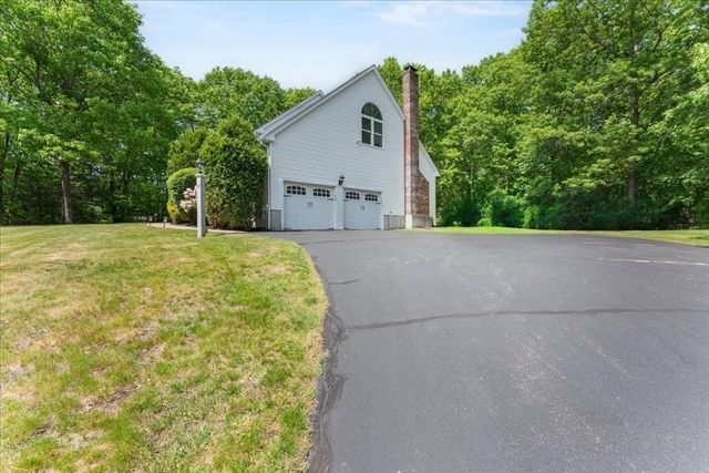2 Harrison Pl, Franklin, MA 02038