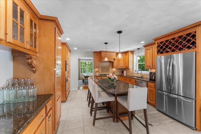 2 Harrison Pl, Franklin, MA 02038