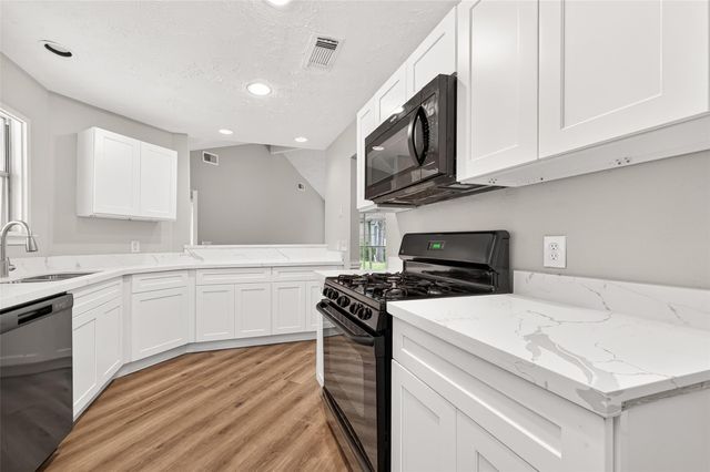 18611 Spinney Lane Drive, Cypress, TX 77433