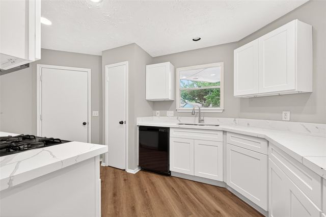 18611 Spinney Lane Drive, Cypress, TX 77433