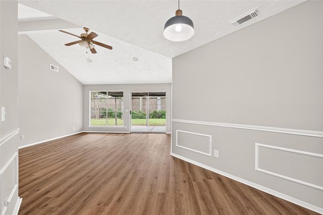 18611 Spinney Lane Drive, Cypress, TX 77433