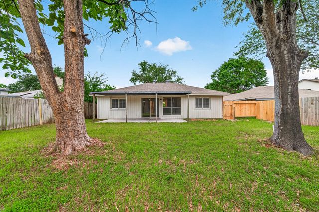 18611 Spinney Lane Drive, Cypress, TX 77433