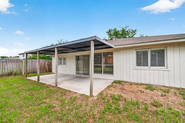 18611 Spinney Lane Drive, Cypress, TX 77433