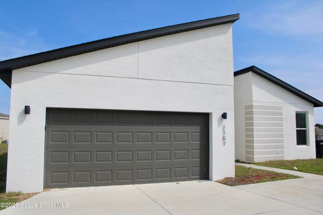 2207 Rio Grande Canyon Loop, Poinciana, FL 34759