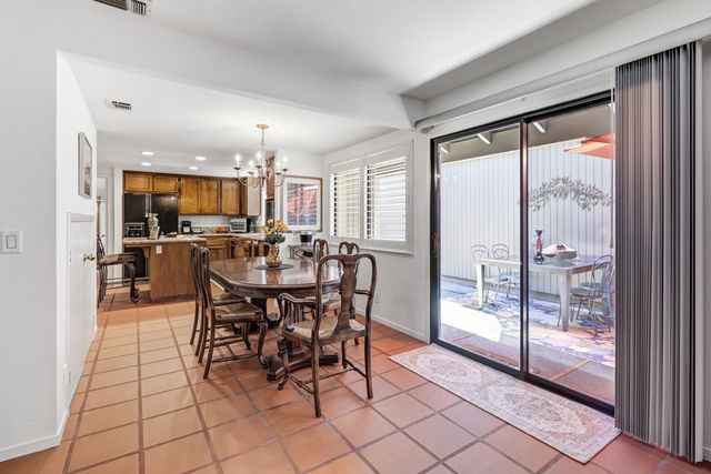 2044 University Park Drive, Sacramento, CA 95825