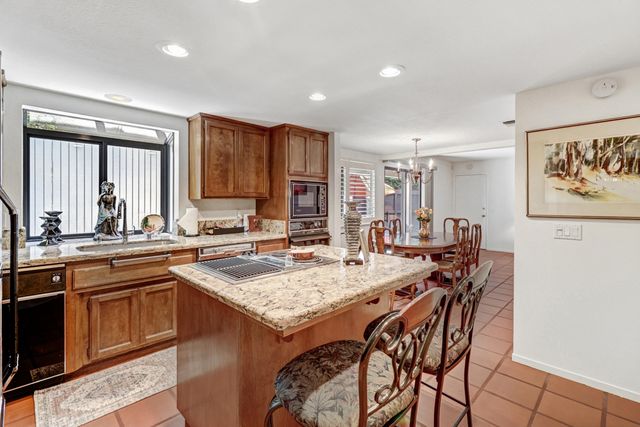 2044 University Park Drive, Sacramento, CA 95825
