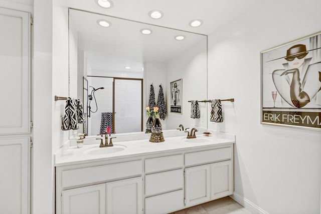 2044 University Park Drive, Sacramento, CA 95825
