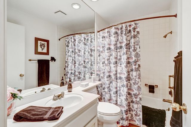 2044 University Park Drive, Sacramento, CA 95825