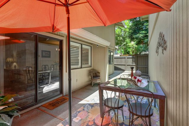 2044 University Park Drive, Sacramento, CA 95825
