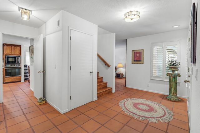 2044 University Park Drive, Sacramento, CA 95825