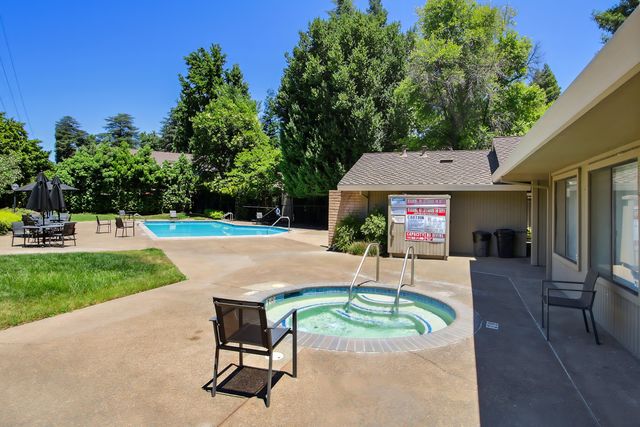 2044 University Park Drive, Sacramento, CA 95825