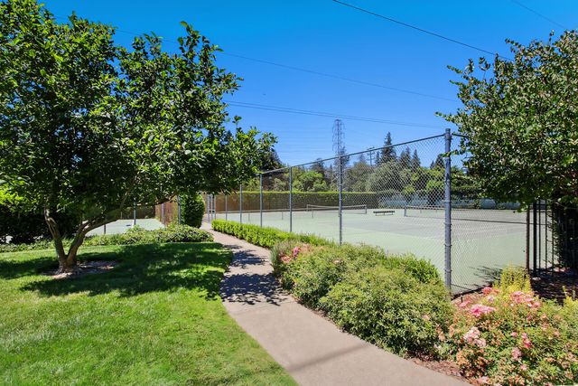 2044 University Park Drive, Sacramento, CA 95825