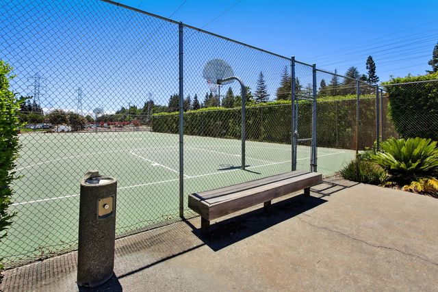 2044 University Park Drive, Sacramento, CA 95825