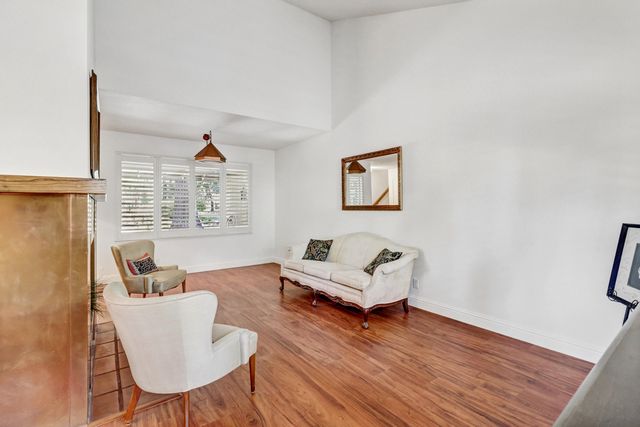 2044 University Park Drive, Sacramento, CA 95825