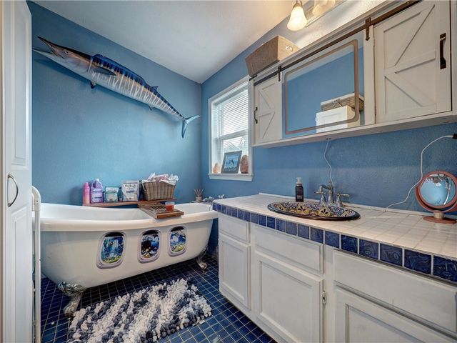 617 Pelican Circ, Port Aransas, TX 78373