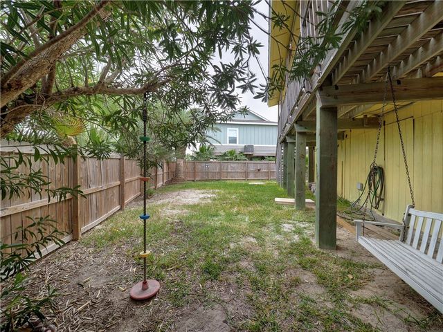 617 Pelican Circ, Port Aransas, TX 78373