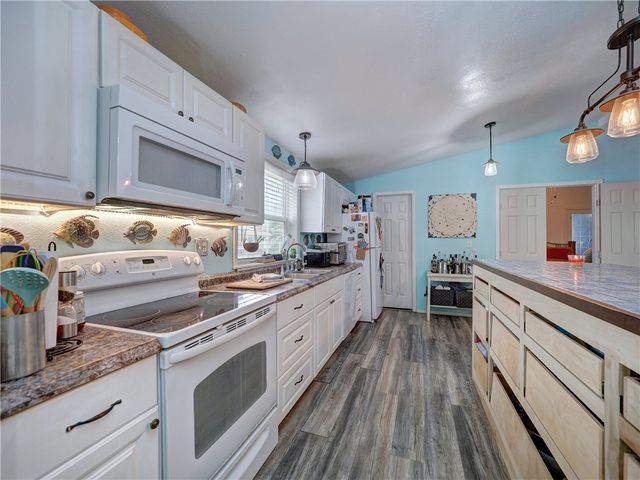 617 Pelican Circ, Port Aransas, TX 78373