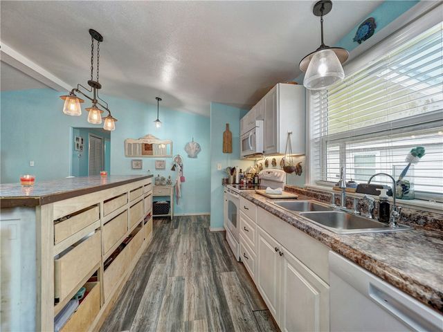 617 Pelican Circ, Port Aransas, TX 78373