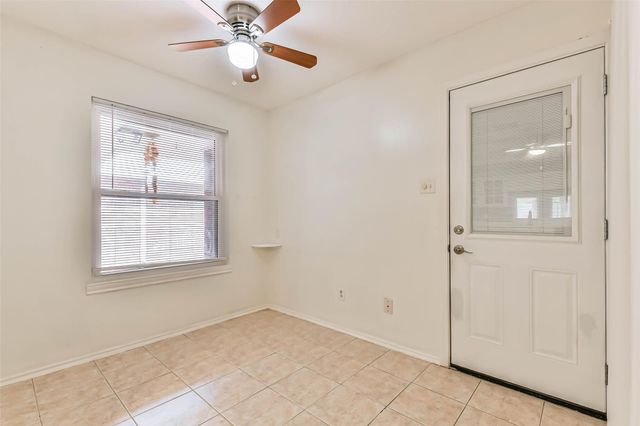 3327 S Country Meadows Lane, Pearland, TX 77584