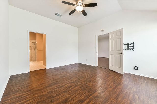3327 S Country Meadows Lane, Pearland, TX 77584