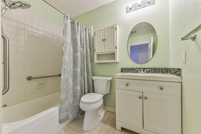 3327 S Country Meadows Lane, Pearland, TX 77584