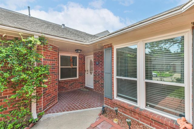 3327 S Country Meadows Lane, Pearland, TX 77584