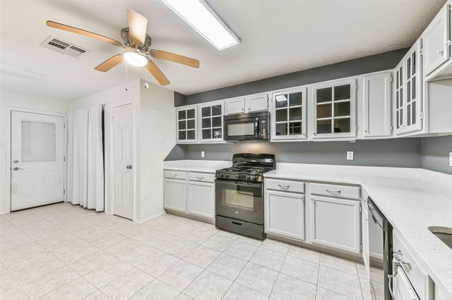3327 S Country Meadows Lane, Pearland, TX 77584
