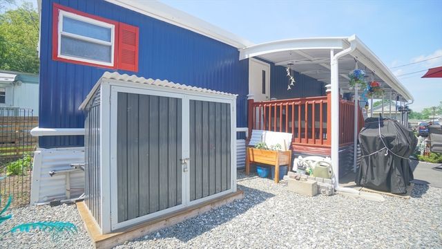 93 Grochmal Ave 126, Springfield, MA 01151