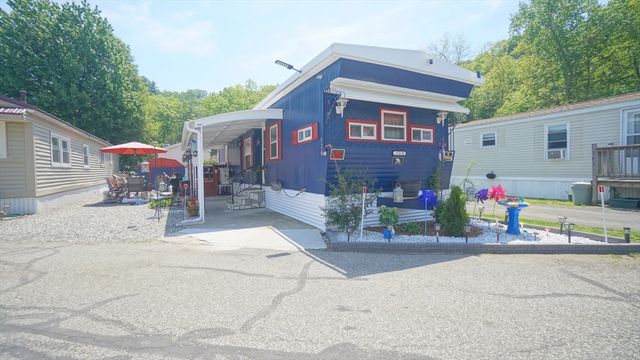 93 Grochmal Ave 126, Springfield, MA 01151