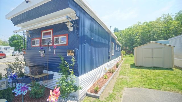 93 Grochmal Ave 126, Springfield, MA 01151