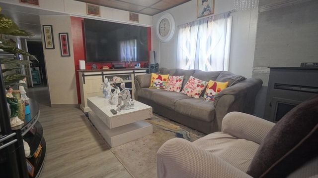 93 Grochmal Ave 126, Springfield, MA 01151