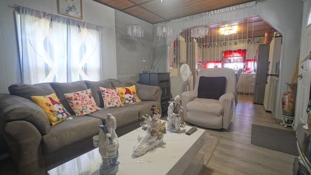 93 Grochmal Ave 126, Springfield, MA 01151