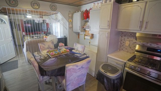 93 Grochmal Ave 126, Springfield, MA 01151