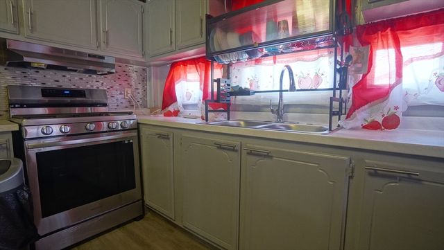 93 Grochmal Ave 126, Springfield, MA 01151