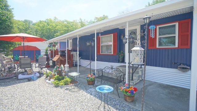 93 Grochmal Ave 126, Springfield, MA 01151