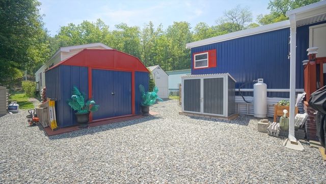 93 Grochmal Ave 126, Springfield, MA 01151
