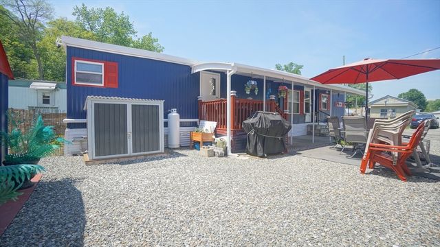 93 Grochmal Ave 126, Springfield, MA 01151